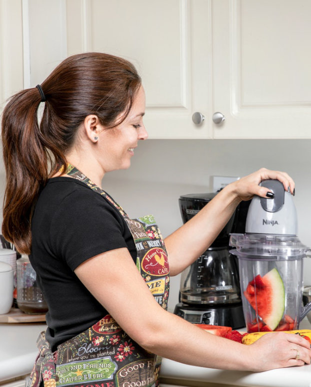 woman-in-kitchen